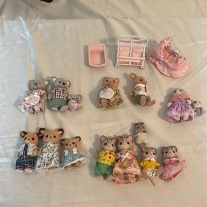 Multi family of Calico Critters - 16 animals
